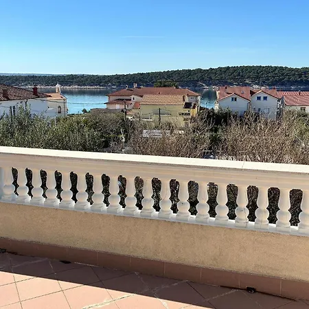 Apartment Wunderschöne In Barbat Mit Meerblick *